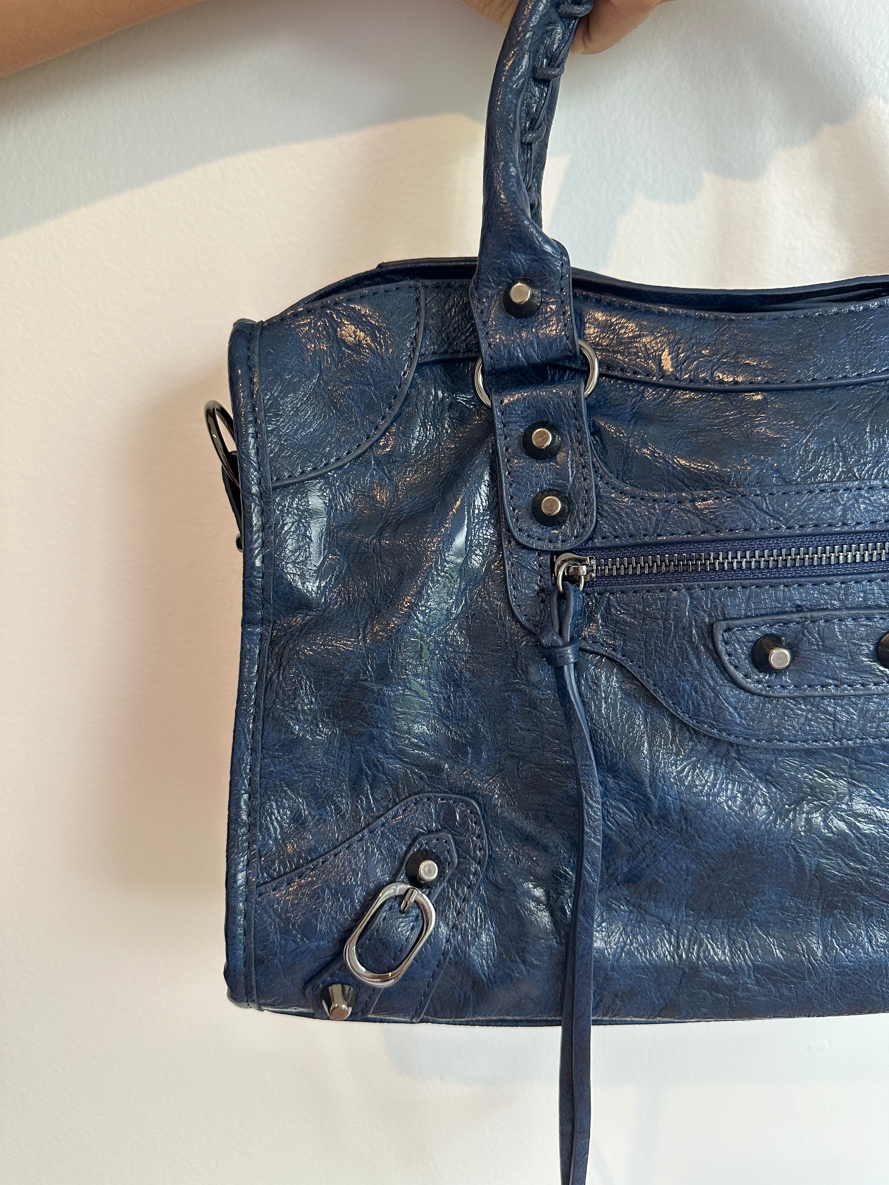 LE CITY NAVY BLUE – Amour Archive