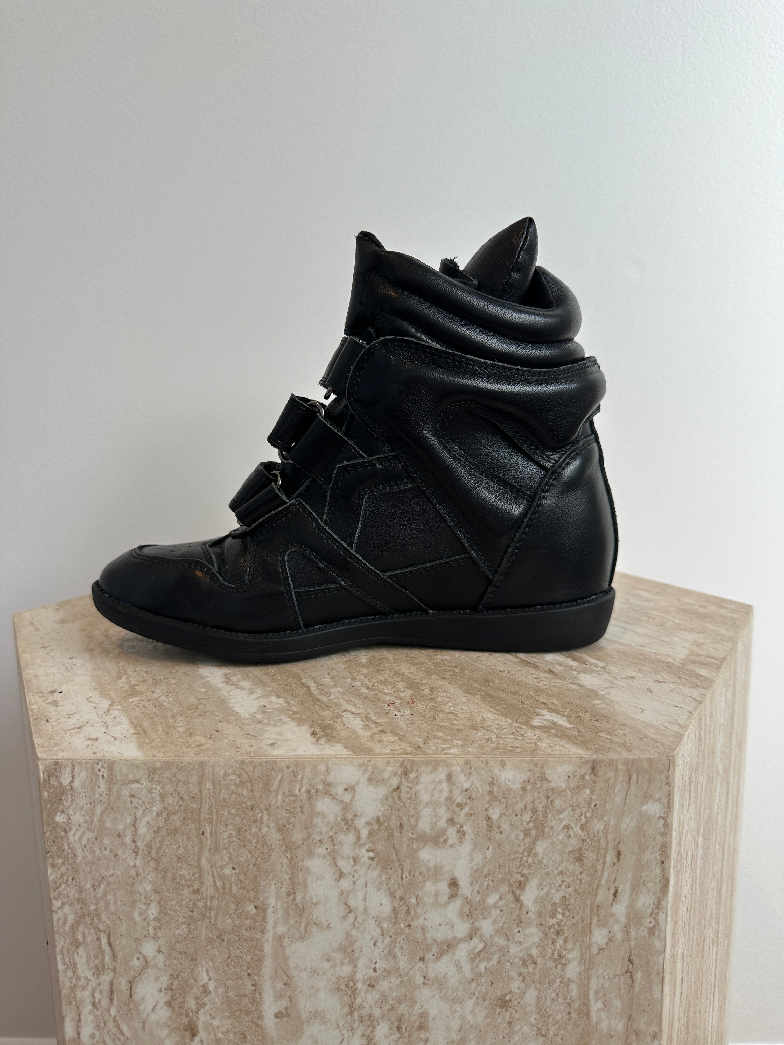 BEKETT SNEAKER PATENT BLACK
