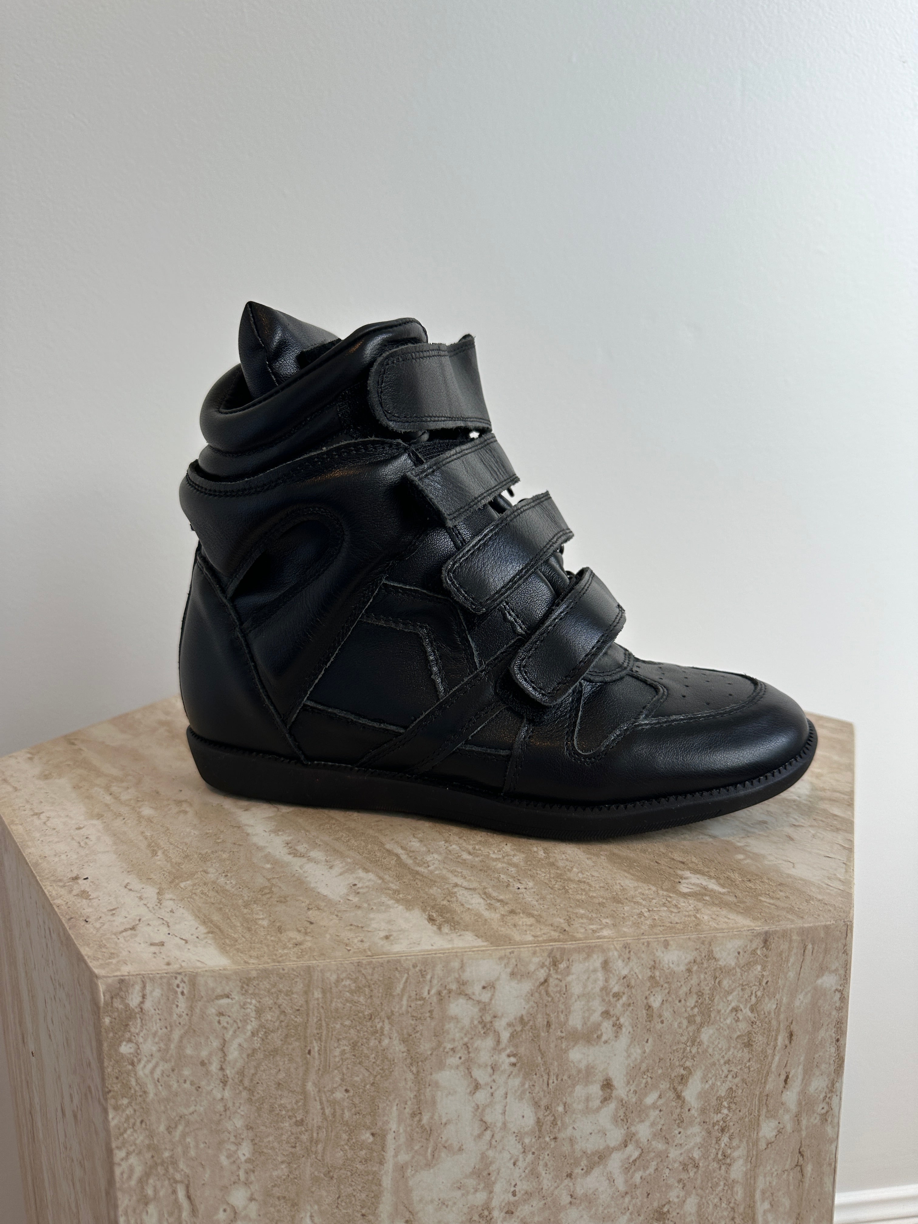 BEKETT SNEAKER PATENT BLACK