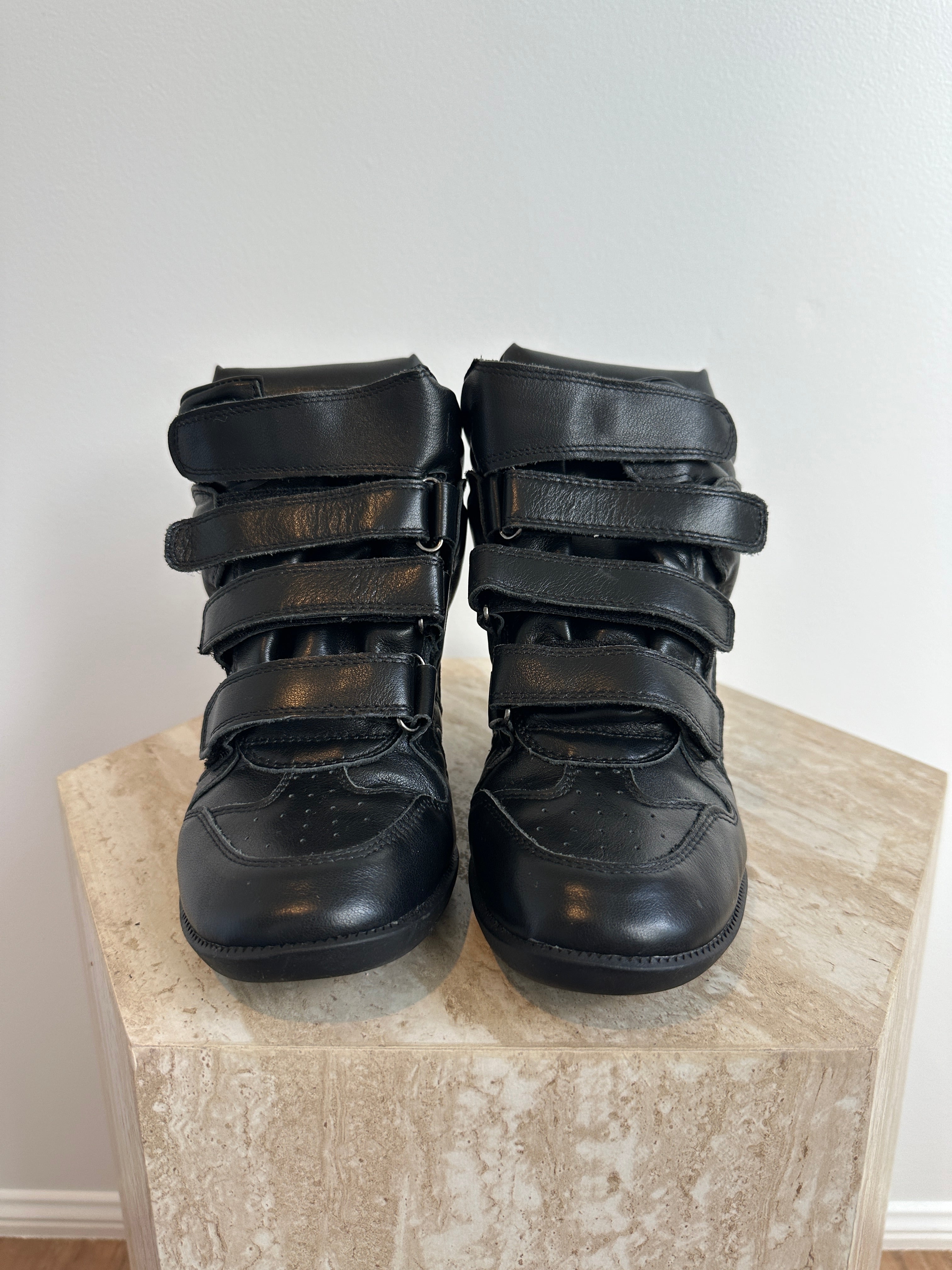BEKETT SNEAKER PATENT BLACK