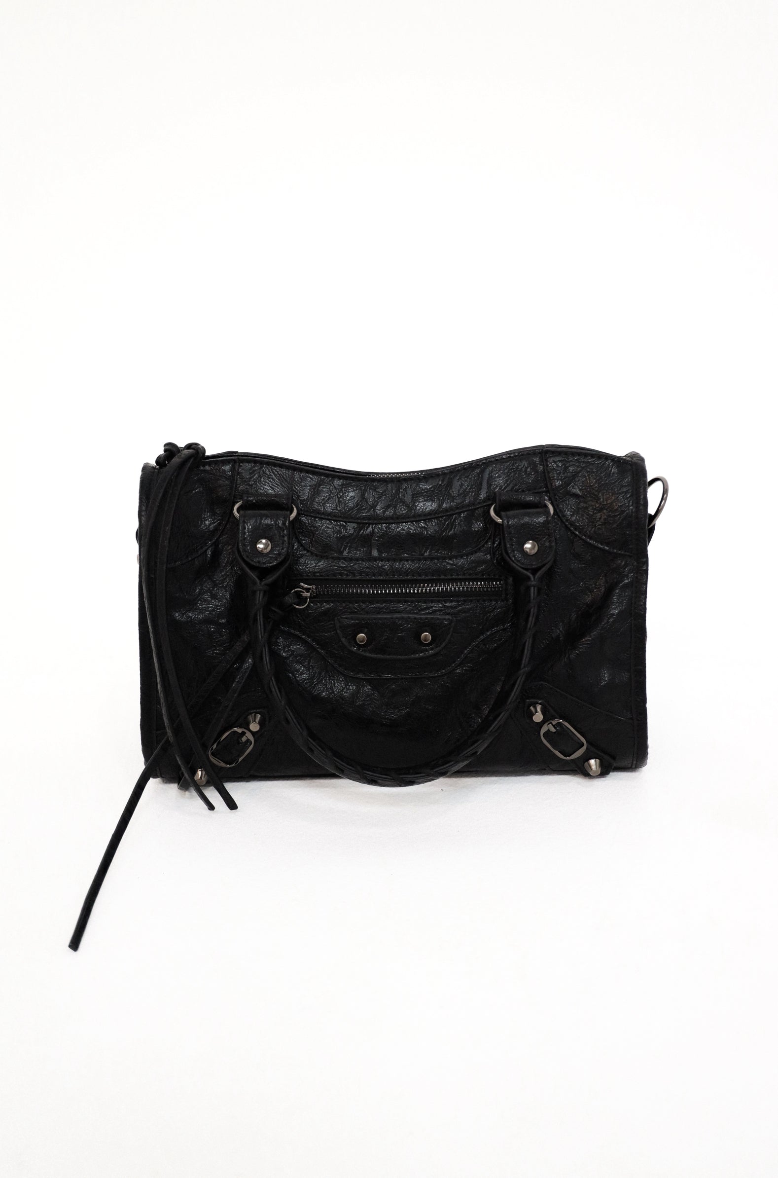 The City in Classic Black – Amour Archive