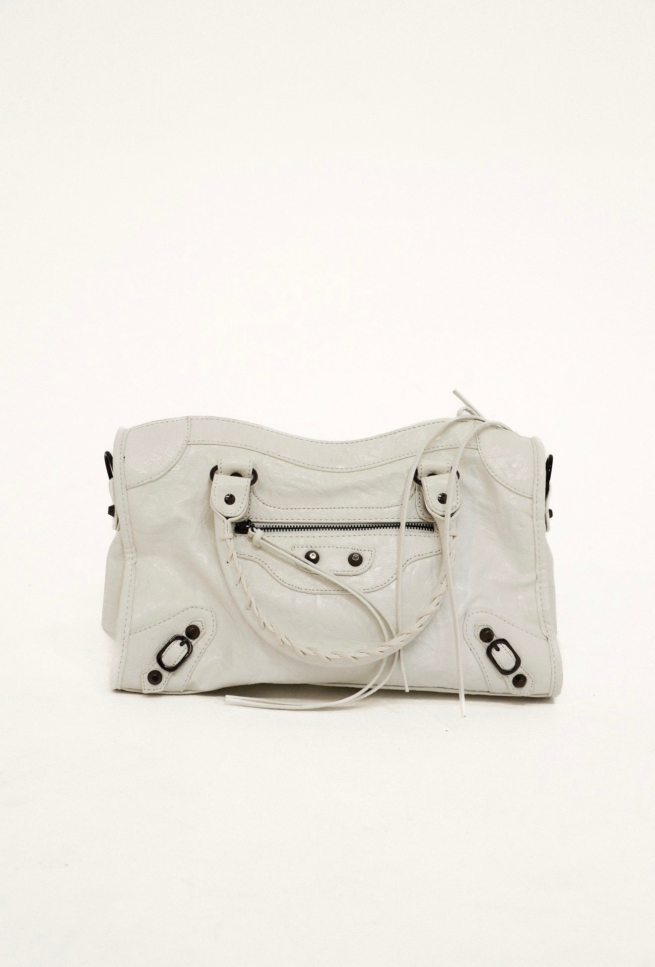 The City in White – Amour Archive